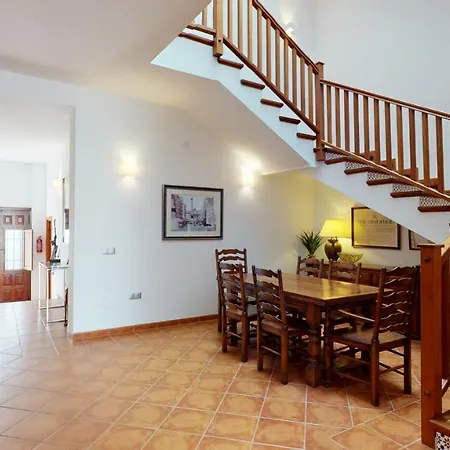 5 Bedroom-privatepool-balcony-sea View-nerja Nerja