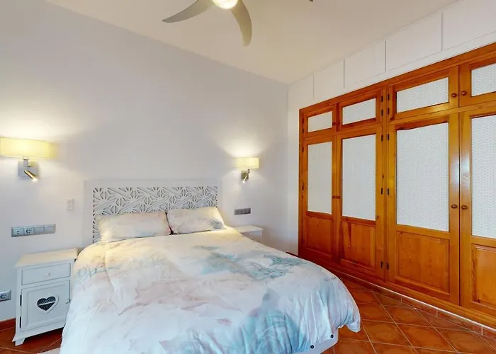5 Bedroom-privatepool-balcony-sea View-nerja Semesterbostad Nerja