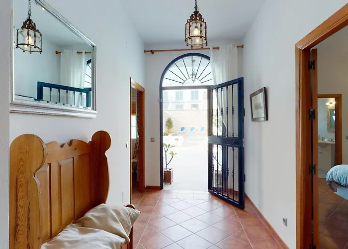 5 Bedroom-privatepool-balcony-sea View-nerja Semesterbostad *