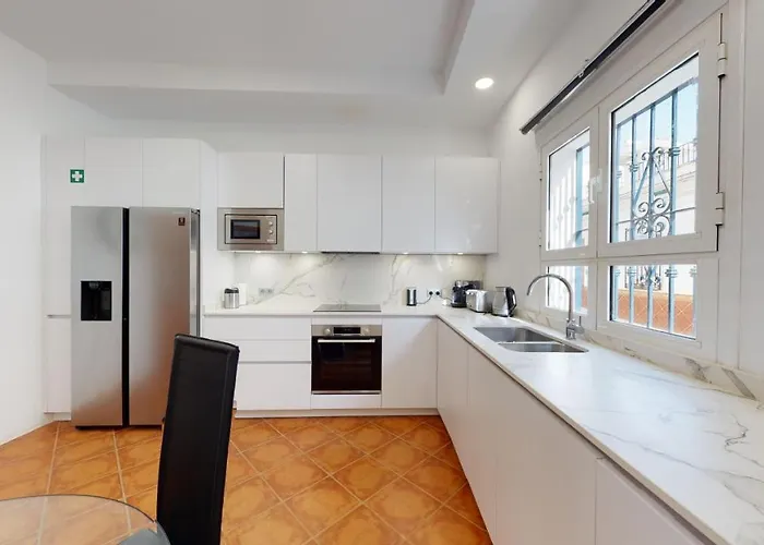 5 Bedroom-privatepool-balcony-sea View-nerja Semesterbostad *