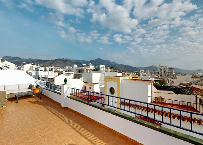 5 Bedroom-privatepool-balcony-sea View-nerja Semesterbostad Nerja