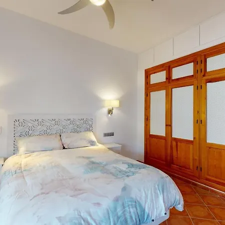 5 Bedroom-privatepool-balcony-sea View-nerja بيت للعطل نيرخا