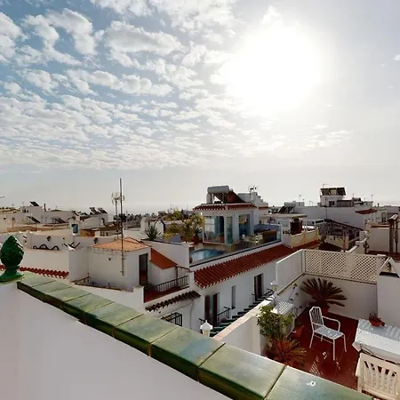 5 Bedroom-privatepool-balcony-sea View-nerja
