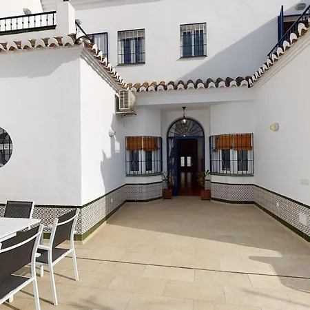 5 Bedroom-privatepool-balcony-sea View-nerja بيت للعطل نيرخا