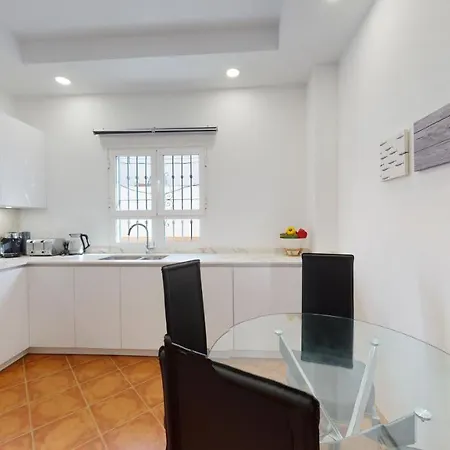 5 Bedroom-privatepool-balcony-sea View-nerja Casa vacanze Nerja