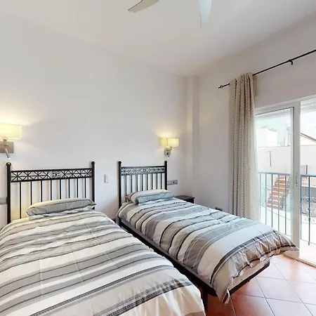 5 Bedroom-privatepool-balcony-sea View-nerja