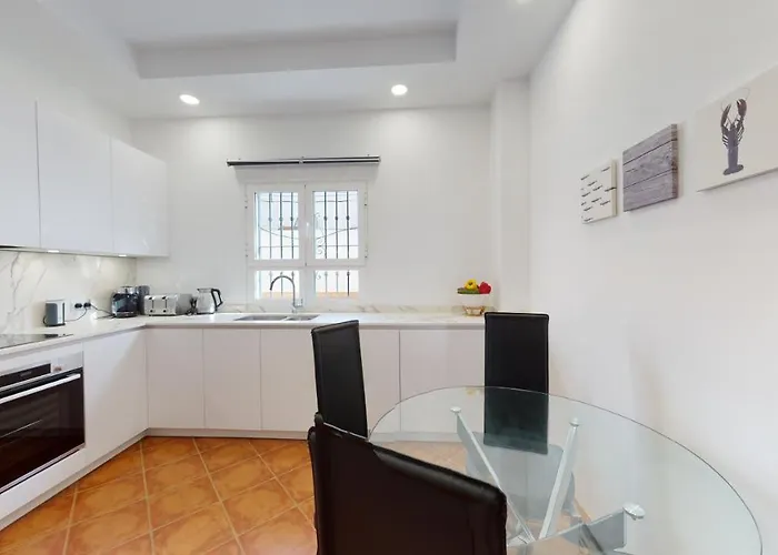 5 Bedroom-privatepool-balcony-sea View-nerja Дом отдыха Нерха