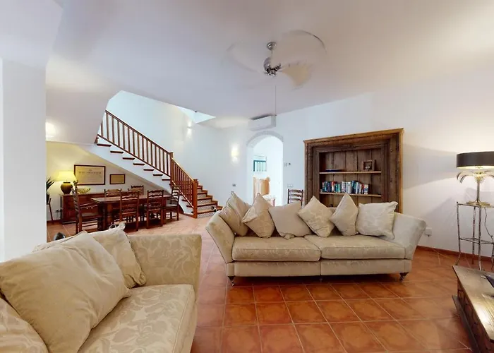 5 Bedroom-privatepool-balcony-sea View-nerja Дом отдыха *