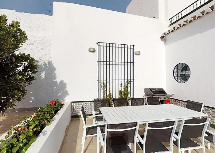 度假居 5 Bedroom-privatepool-balcony-sea View-nerja