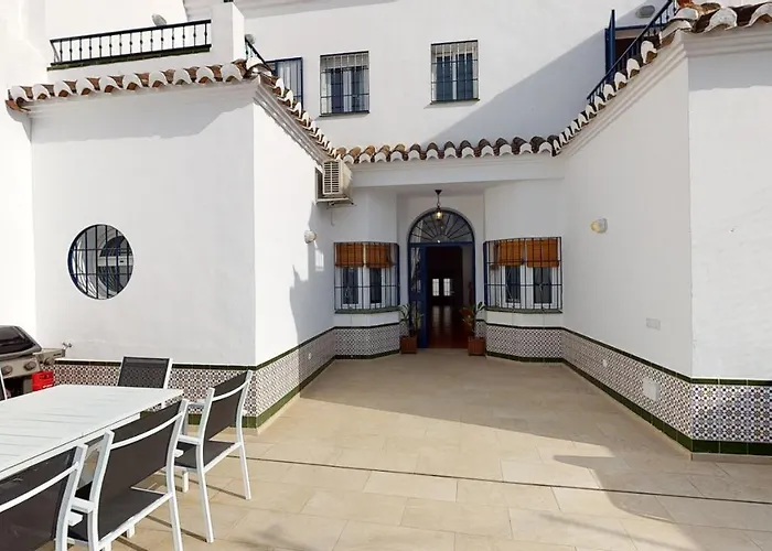 5 Bedroom-privatepool-balcony-sea View-nerja Casa de Férias Nerja